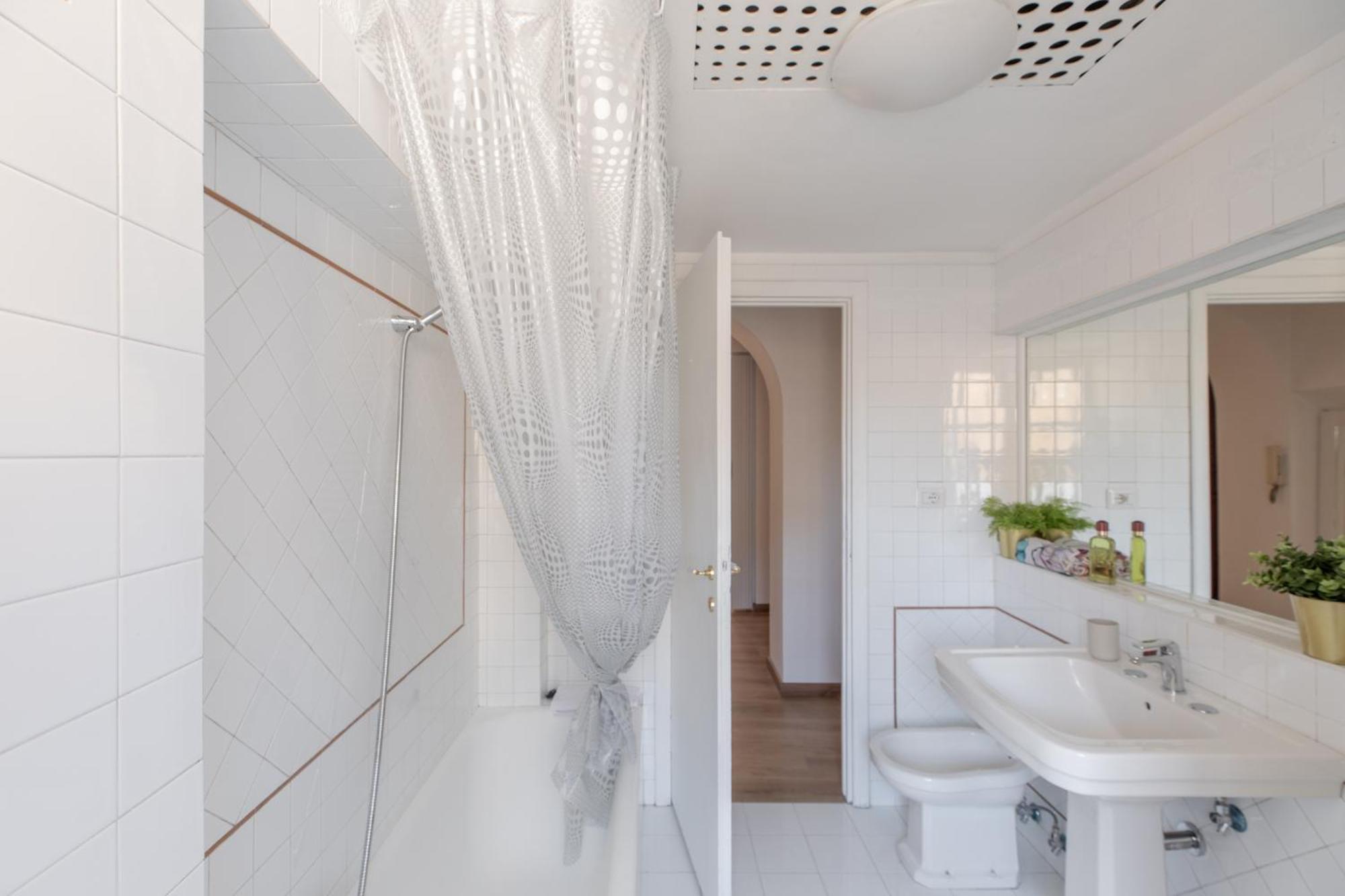 Iflat Bright Brand New 3-Bedroom Apt In Monti Рим Екстериор снимка